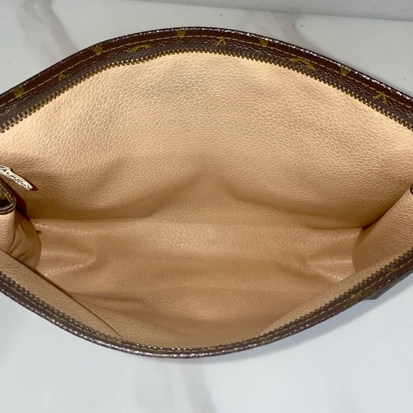 Authentic Louis Vuitton large Clutch with COA - Picture 8 of 13